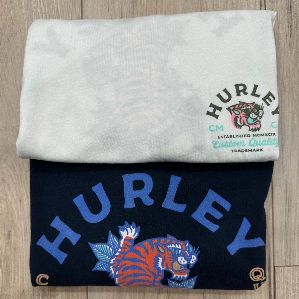 ✨NWOT✨ Hurley White & Navy Tee’s with Tiger Graphic Bundle